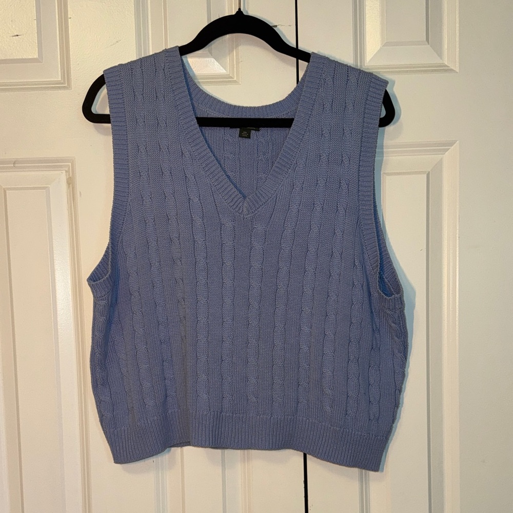 V-Neck Cable Knit Sweater Vest in Periwinkle/Light Blue